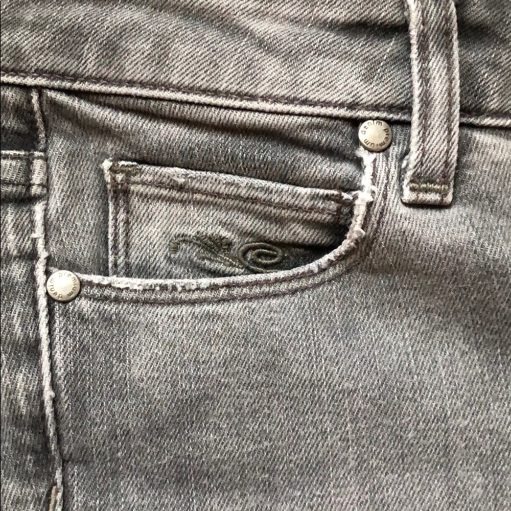 Paige “ Laurel Canyon” gray wash denim jeans - Picture 4 of 8